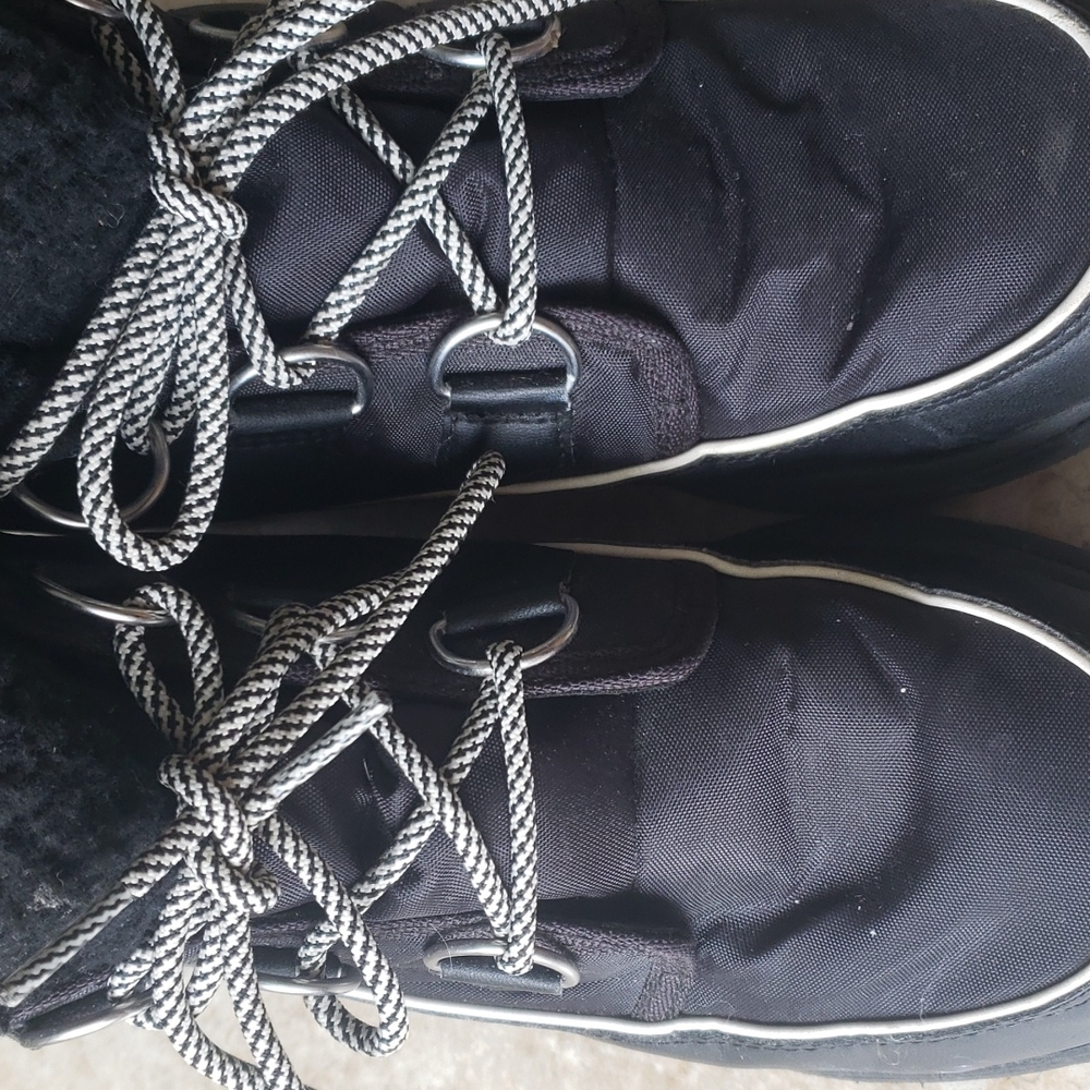 Sorel waterproof fluffy lined winter boots - Picture 5 of 11